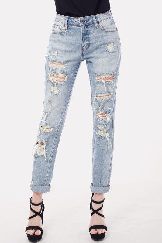 BAGGY (BOYFRIEND) JEANS-Also known as the boyfriend jean, is designed for comfort, relaxed from waist to ankle. - Studio 653
